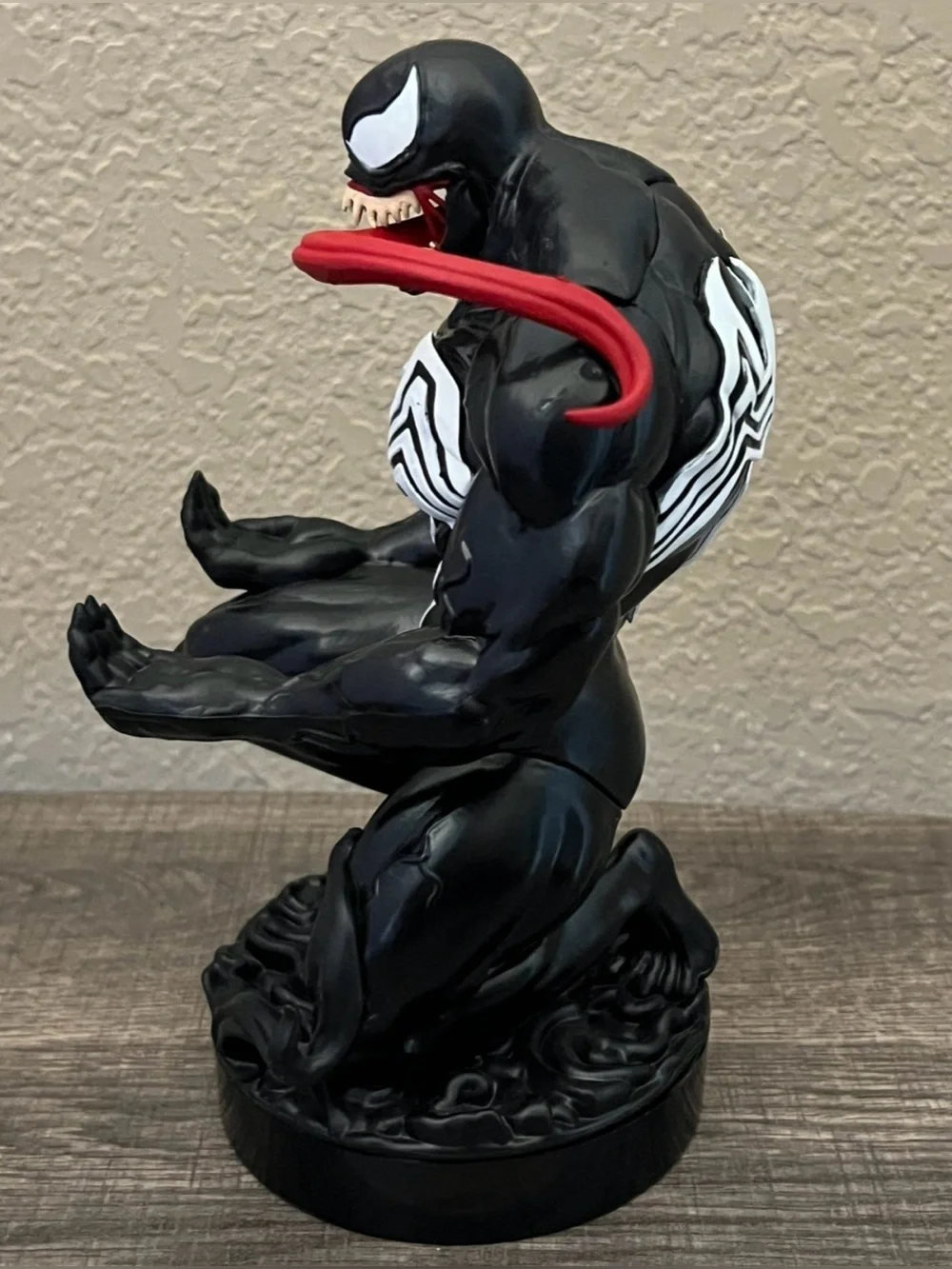 Venom Marvel Comics Cable Guy Gaming Controller Phone Holder Stand.